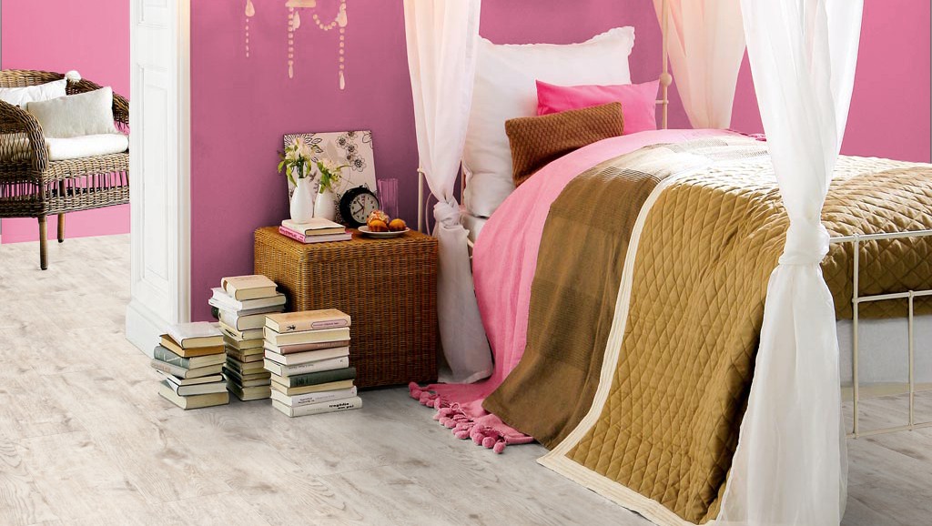 Ламинат Haro Tritty 100 дуб юрский белый 526666 фото в интерьере Ламинат Haro Tritty 100 дуб юрский белый 526666 фото в интерьере